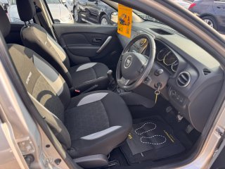 /photos/10213/98107130-3372-e837-d037-0b80ed2d373f_i320x240.jpg